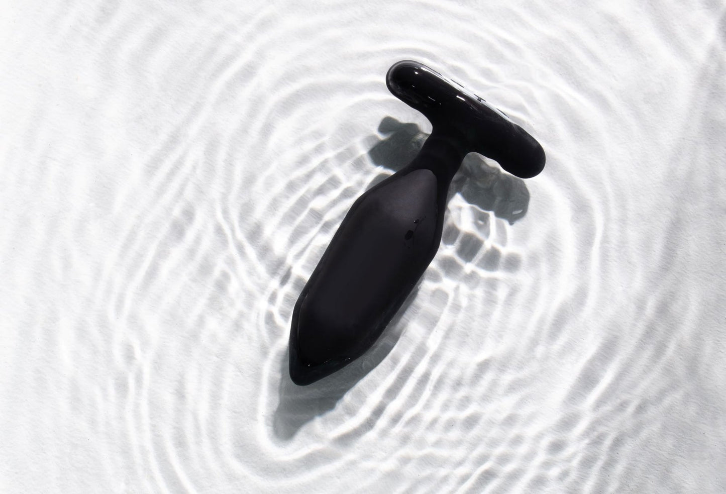 Onyx Vibrating Butt Plug Black - Sheets Optional
