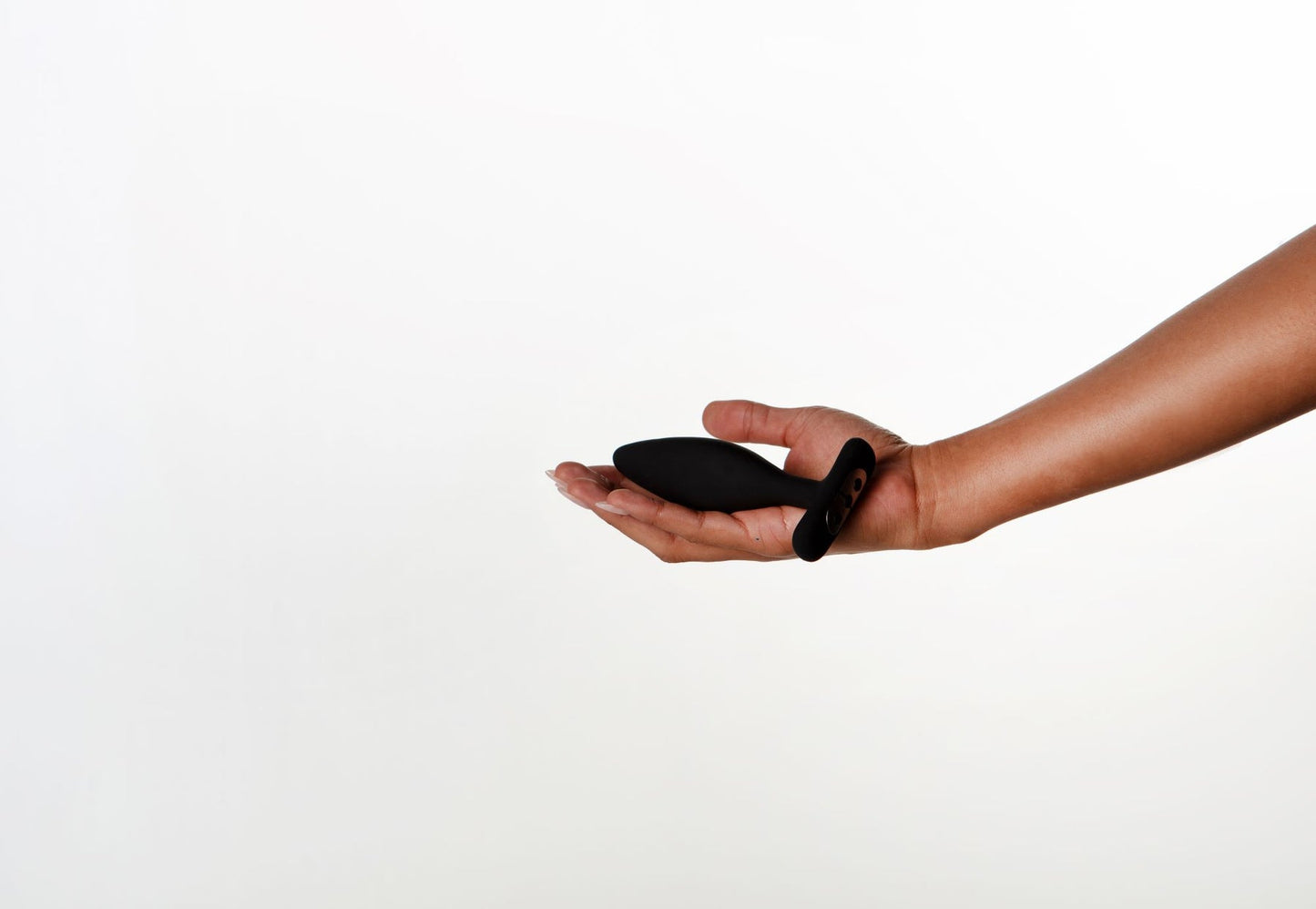 Vesta Vibrating Butt Plug Black - Sheets Optional