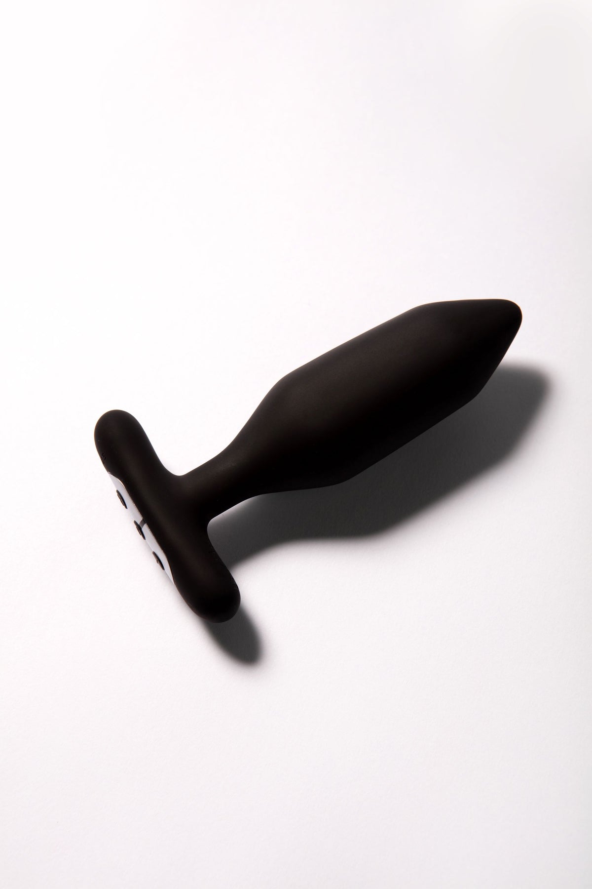 Onyx Vibrating Butt Plug Black - Sheets Optional